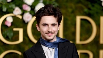 Timothée Chalamet va avea rolul de gazdă și invitat muzical în emisiunea „Saturday Night Live”. Îl vezi pe 25 ianuarie pe serviciile de streaming