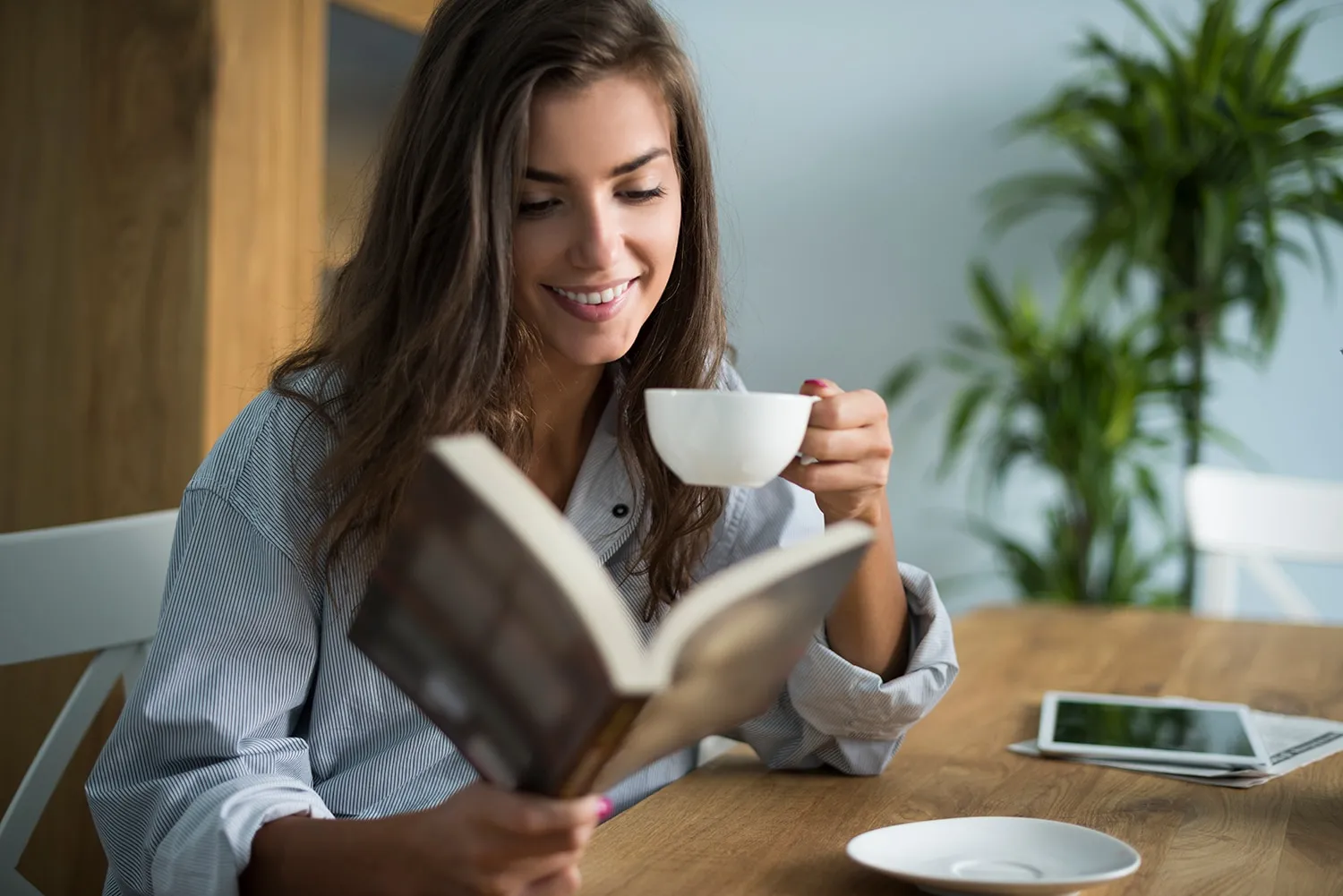 Ce au citit românii în 2024? Românii au redescoperit lectura. Bucureștiul domină la vânzări de carți