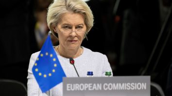 Ursula von der Leyen s-a îmbolnăvit de pneumonie „în formă severă”