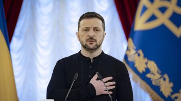 Zelenski îi propune lui Trump ca Ucraina să cumpere arme americane în schimbul a 300 de miliarde de dolari din activele ruseşti îngheţate