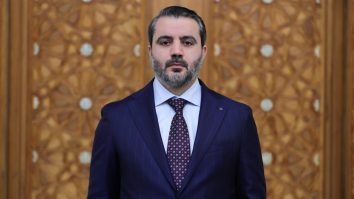 Ministrul sirian face prima sa călătorie în UE, în timp ce puterile internaționale caută să sprijine tranziția politică