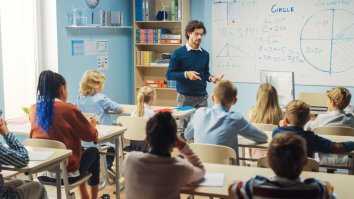 România noastră „Educată” și necalificată: Numărul profesorilor necalificați crește alarmant