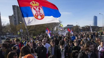Tinerii din Serbia cer schimbare. Au loc proteste fără precedent împotriva guvernului Vučić