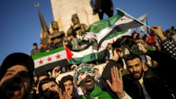 Ministerul de Interne din Marea Britanie îngheață cererile de azil pentru 6.000 de sirieni