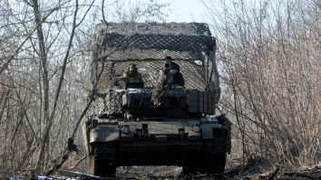 Europa se simte obligată să preia apărarea proprie și sprijinul pentru Ucraina, pe fondul retragerii SUA din rolul de garant al securității