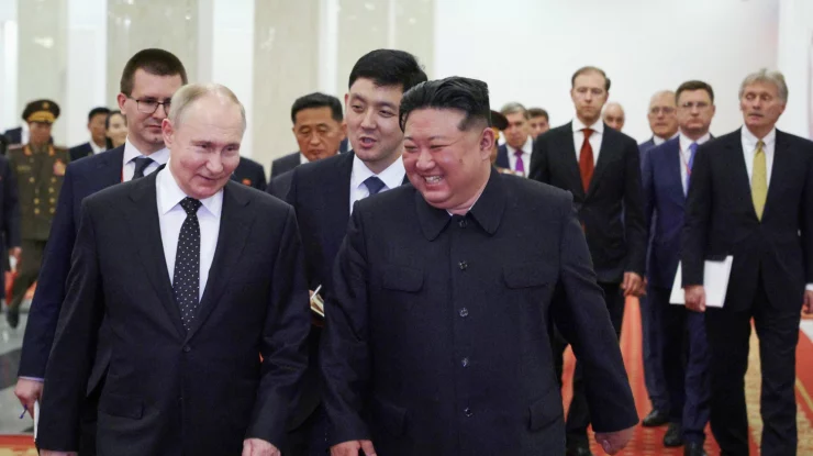 Mii de Nord-Coreeni se angajează pe șantierele din Rusia, anunță presa. Cum ocolesc interdicția ONU