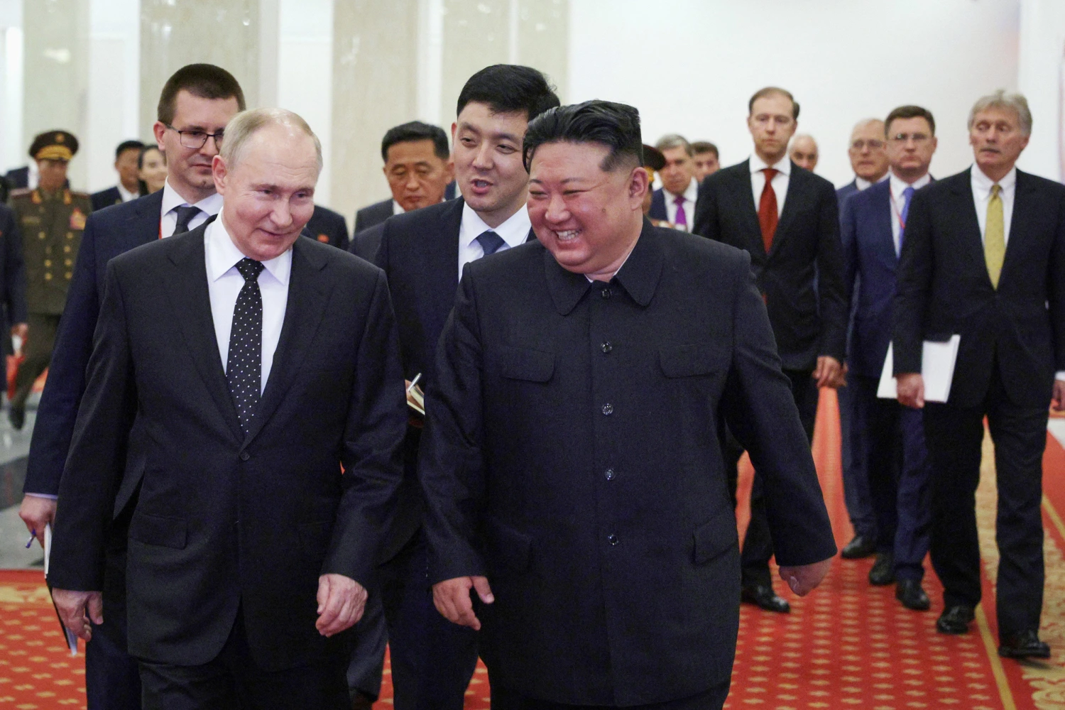 Mii de Nord-Coreeni se angajează pe șantierele din Rusia, anunță presa. Cum ocolesc interdicția ONU