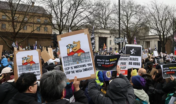 Au loc manifestații în Londra împotriva construirii unei mega-ambasade chineze