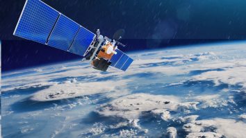 O nouă cursă spațială este în desfășurare. 10.000 de sateliți orbitează acum în jurul Pământului