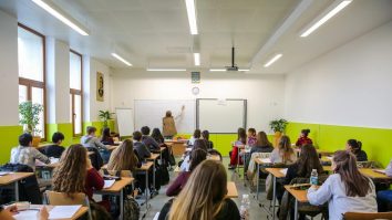 Elevii decid ce învață: Ce prevăd noile planuri cadru pentru liceu