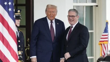 Trump a declarat, în timpul discuțiilor cu Starmer, că un acord cu Ucraina privind mineralele ar funcționa ca un „mecanism de protecție