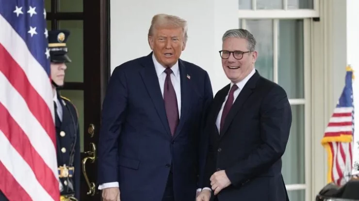 Trump a declarat, în timpul discuțiilor cu Starmer, că un acord cu Ucraina privind mineralele ar funcționa ca un „mecanism de protecție