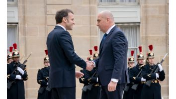Ilie Bolojan participă la Paris la reuniunea „Coaliției celor dispuși” privind securitatea Ucrainei. Macron anunță un ajutor militar de 2 miliarde de euro pentru Ucraina