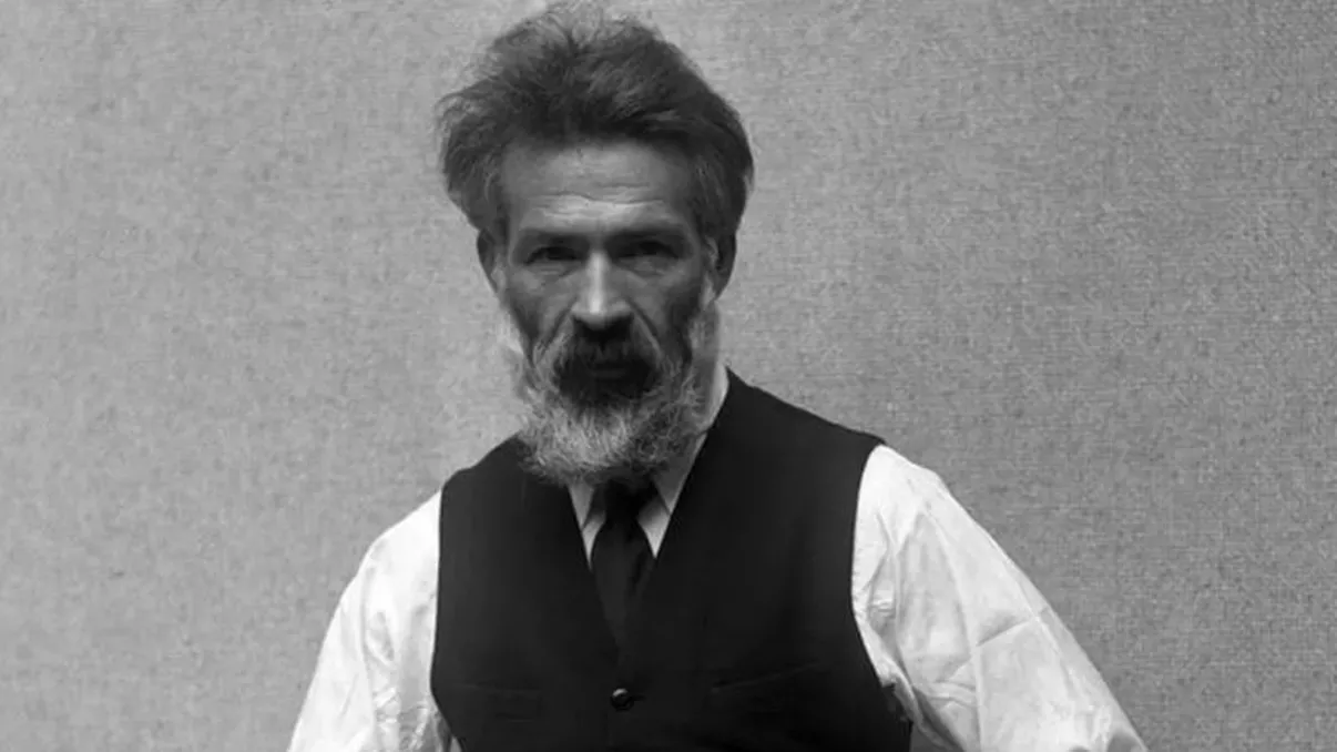 Tu știi cine este John Moore? „În căutarea timpului pierdut” spune povestea fiului nerecunoscut al lui Constantin Brâncuși