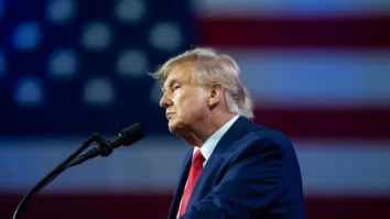 SUA au construit o bază secretă subterană în Groenlanda. Care este scopul Președintelui Trump