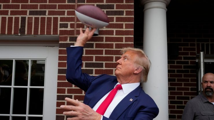 Trump e primul Președinte în exercițiu care participă la Super Bowl