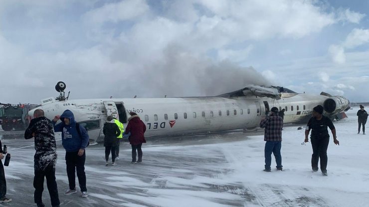 VIDEO. Un avion Delta Air Lines s-a prăbușit pe aeroportul Pearson din Toronto