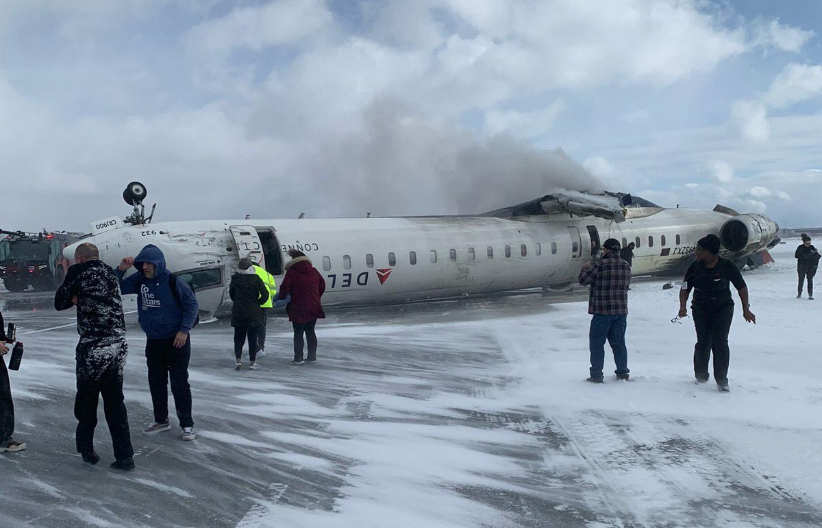 VIDEO. Un avion Delta Air Lines s-a prăbușit pe aeroportul Pearson din Toronto