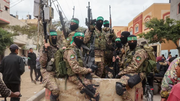 Hamas va elibera ostaticii israelieni așa cum a fost planificat. Decizia are loc în urma disputei cu Israelul privind încetarea focului în Gaza