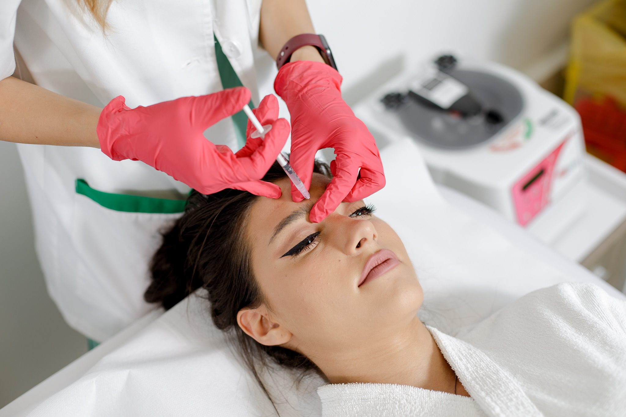 Intervențiile estetice sunt din ce în ce mai populare. Horia Toader, medic specialist: „Persoanele trebuie să discute cu un medic care să le ofere informațiile necesare”