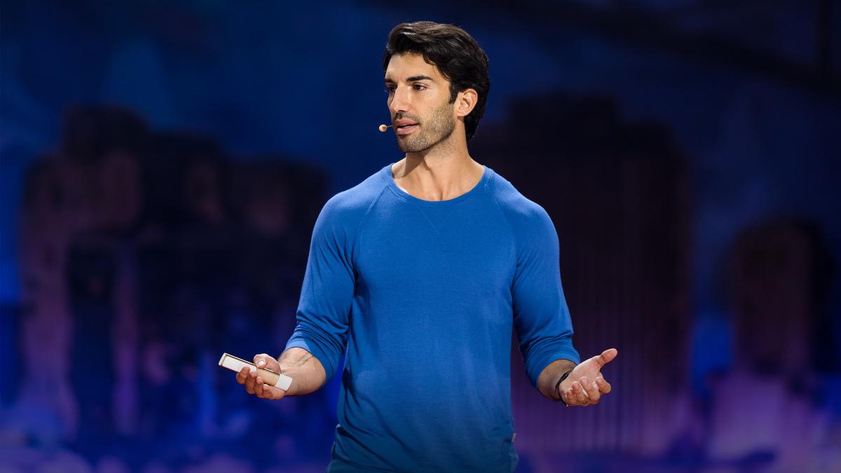 Justin Baldoni a modificat procesul împotriva lui Blake Lively. Actorul susține că Ryan Reynolds l-a hărțuit