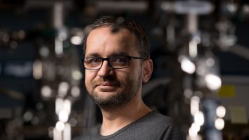 Echipa de la MIT, condusă de un român, a dezvoltat o nouă baterie: Cum poate schimba industria auto