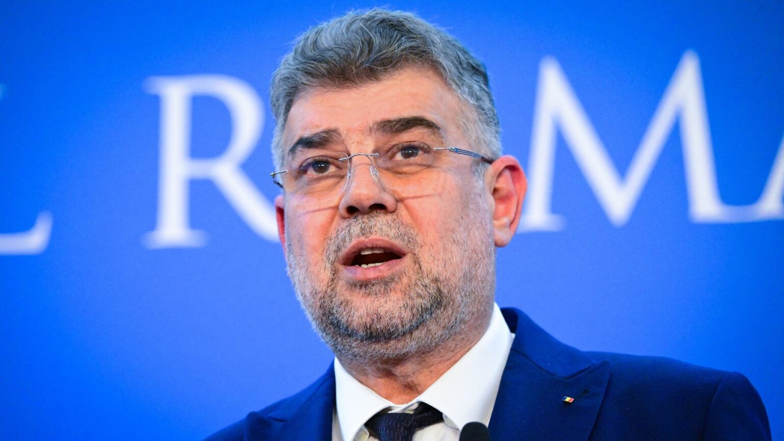 România are 1.300.000 de bugetari, iar Ciolacu mai angajează 6.000. Cât ne costă deciziile Guvernului și ce soluții există