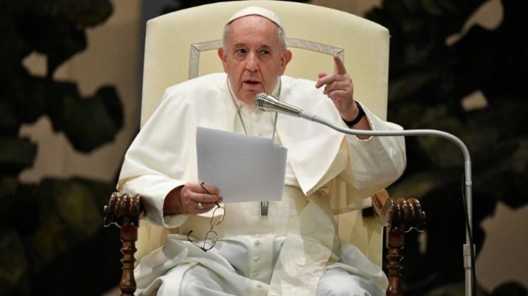 Vaticanul anulează evenimentele de weekend ale Papei Francisc din cauza bolii