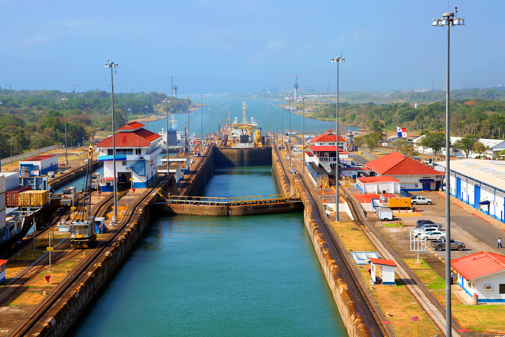 Panama a negat că ar fi făcut schimbări pentru a permite navelor guvernamentale americane să treacă gratuit prin canal