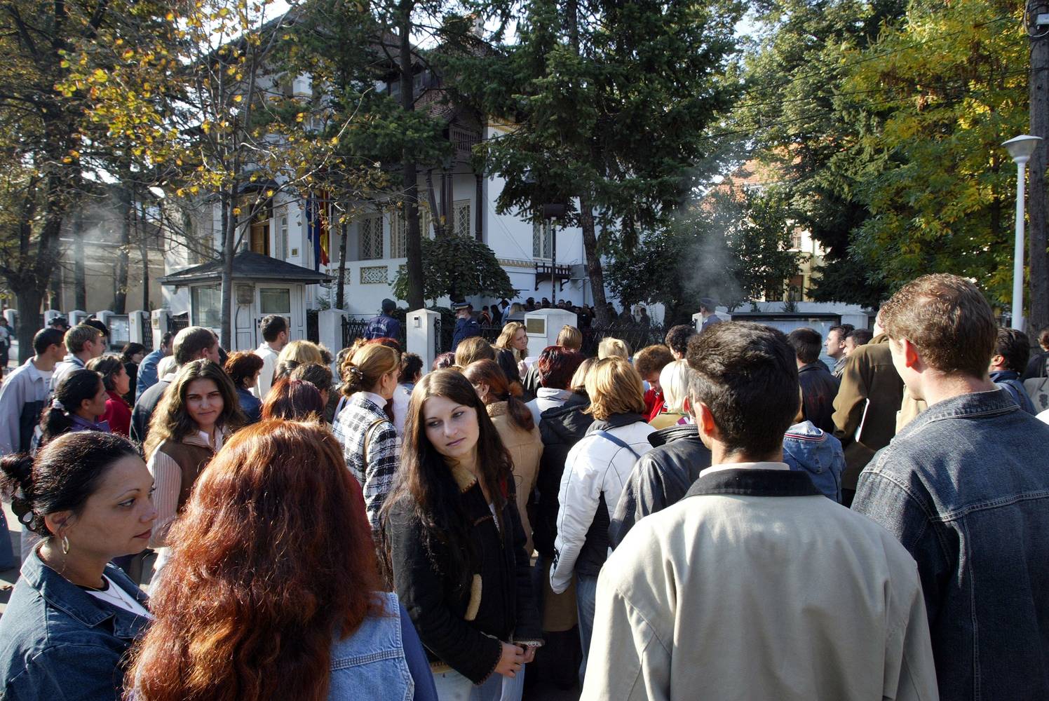 România are una dintre cele mai mari rate ale emigrației din UE. Adrian Mitroi, profesor de finanțe comportamentale: „Nu avem politici pro-familie precum în Occident”