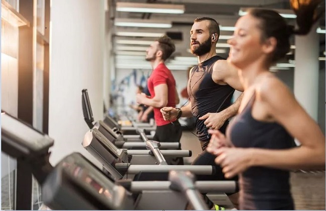 Stay Fit Gym lansează „Schimbă o dependență cu alta – una sănătoasă”. Vlad Burtaverde, doctor în psihologia personalității: „Adicțiile sunt într-o creștere continuă în România”