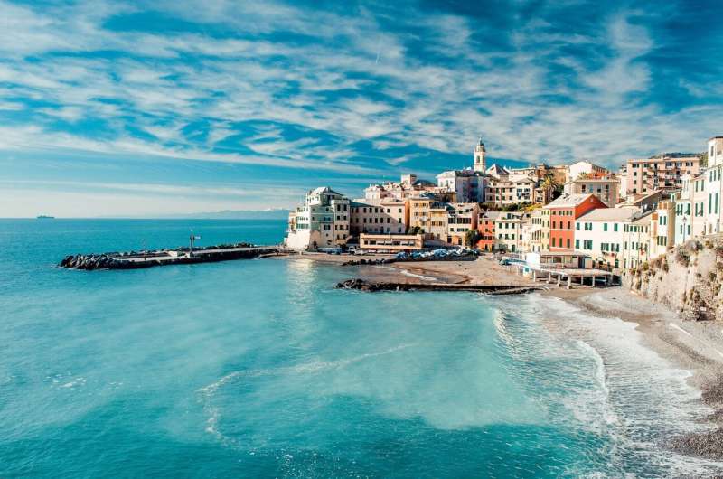 Santorini se teme pentru sezonul turistic din cauza cutremurelor care au lovit insula. Cât de afectată este industria turismului