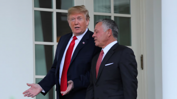 Regele Abdullah al II-lea al Iordaniei oferă să primească 2.000 de copii palestinieni. Cum l-a convins Trump