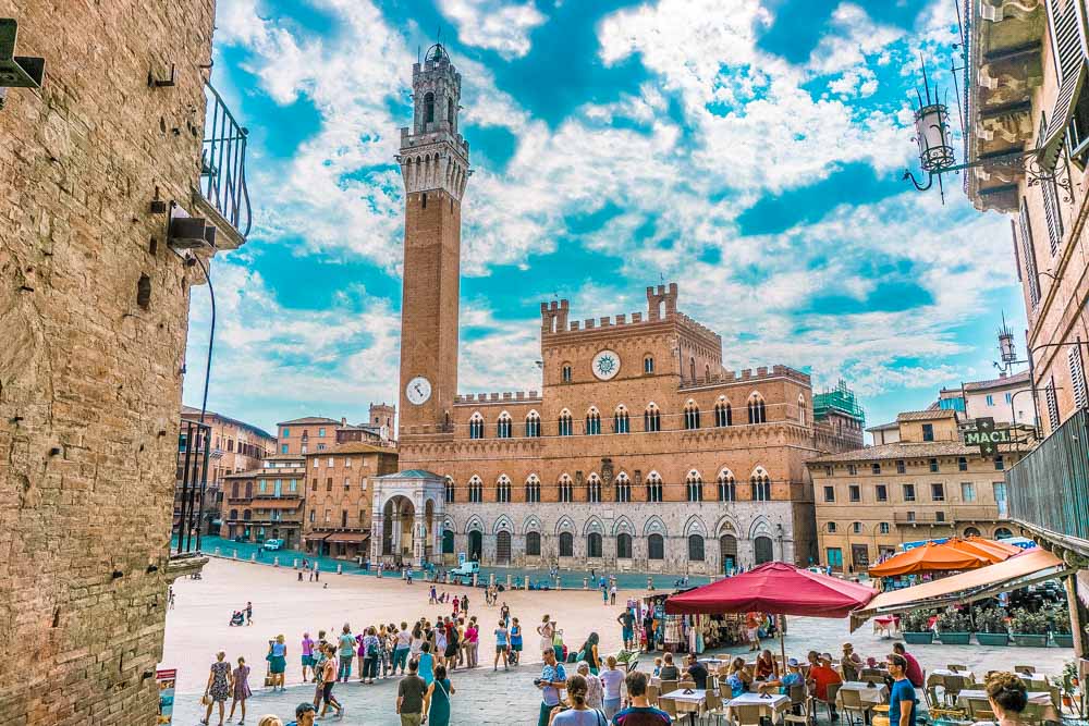 Siena devine un oraș vizitat de tot mai mulți turiști. Ce este atât de special la locul unde se desfășoară faimosul Palio di Siena
