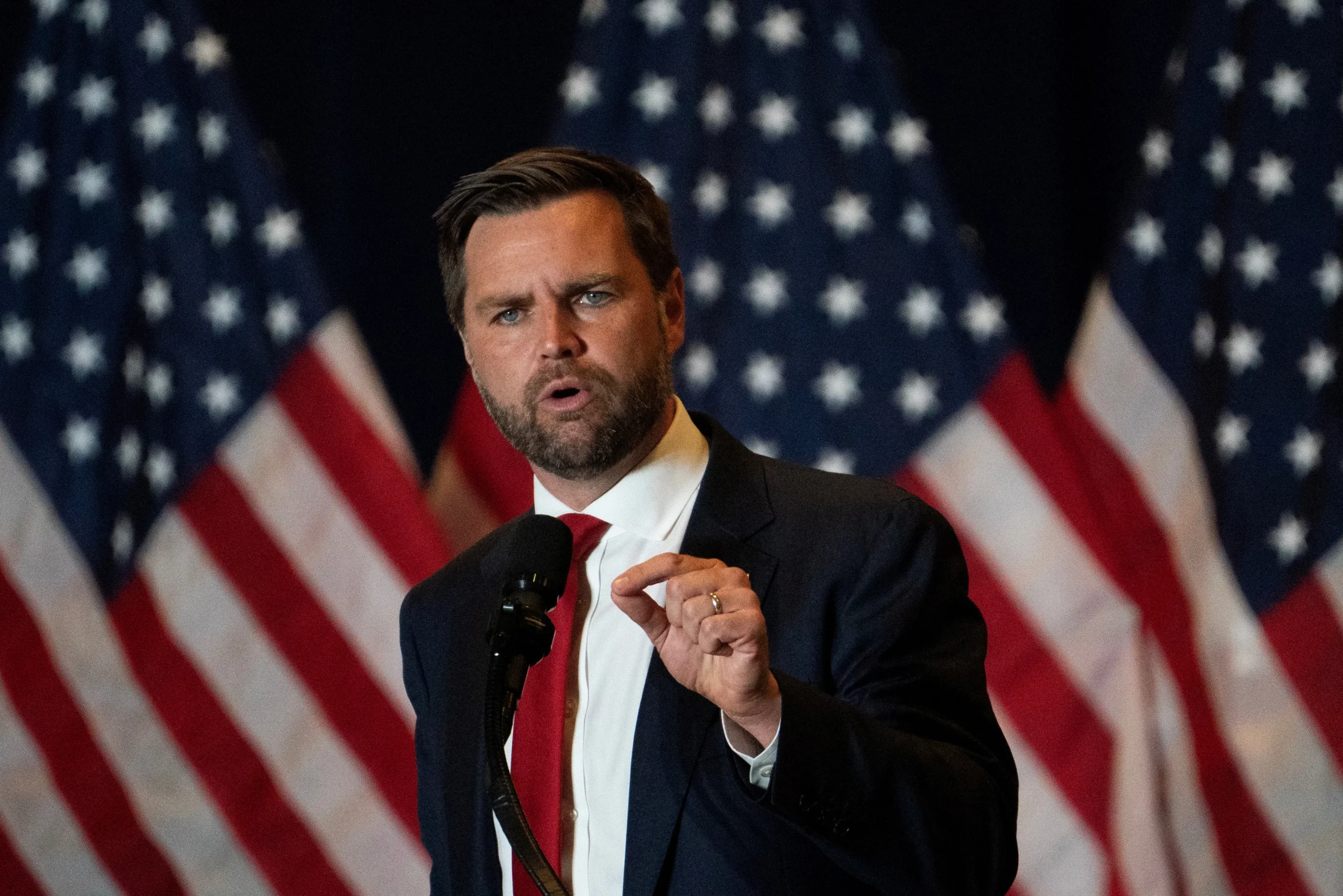 JD Vance afirmă că ar fi „şocat” dacă Donald Trump ar dori mutarea armelor nucleare în Polonia