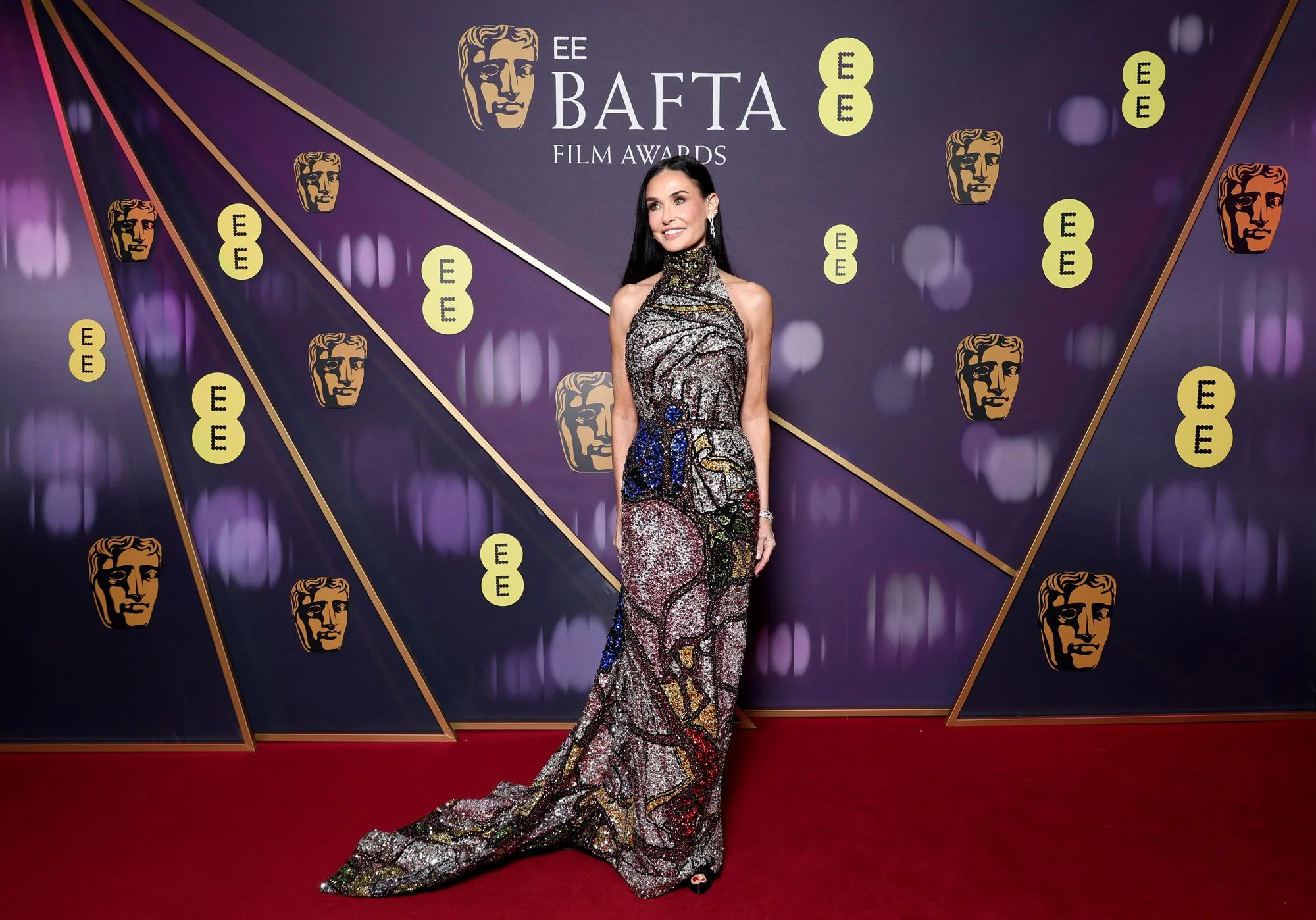 FOTO. Cele mai memorabile ținute de la Premiile BAFTA 2025. Ce vedete au strălucit pe covorul roșu