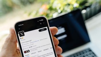 Pe X, hate speech-ul a înregistrat creșteri cu 50% în ultimele luni. Adriana Georgescu, expert social media: „Postările de genul devin vizibile în feed”