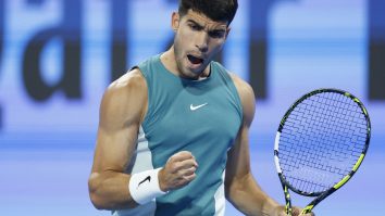 Carlos Alcaraz s-a calificat în optimi la Doha. Spaniolul l-a învins pe Cilic în 2 seturi cu scor 6-4 6-4