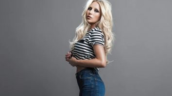 Skinny Jeans revin în trend. Cum văd asta tinerii din Generația Z