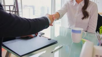 România are cel mai mare număr de salariați din ultimul deceniu. Sorin Faur, expert HR: „S-au dezvoltat niște hub-uri uriașe”