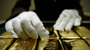 Prețul aurului atinge un nou record. Bijutierii din Londra sunt îngrijorați