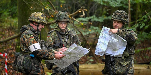 Germania suspectează Rusia de spionaj. O serie de drone au fost observate survolând o bază militară