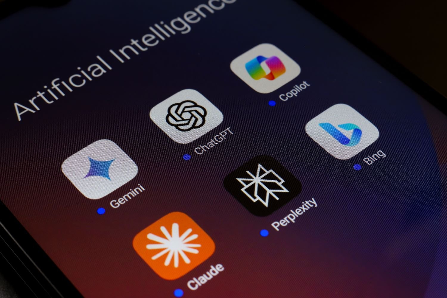 BBC: A.I.-ul vine cu informații de știri distorsionate