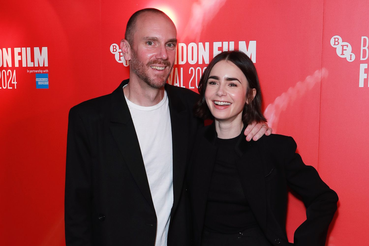 Soțul lui Lily Collins respinge comentariile „odioase” despre alegerea unei mame surogat:  „Este ok să nu cunoști motivațiile unei decizii”