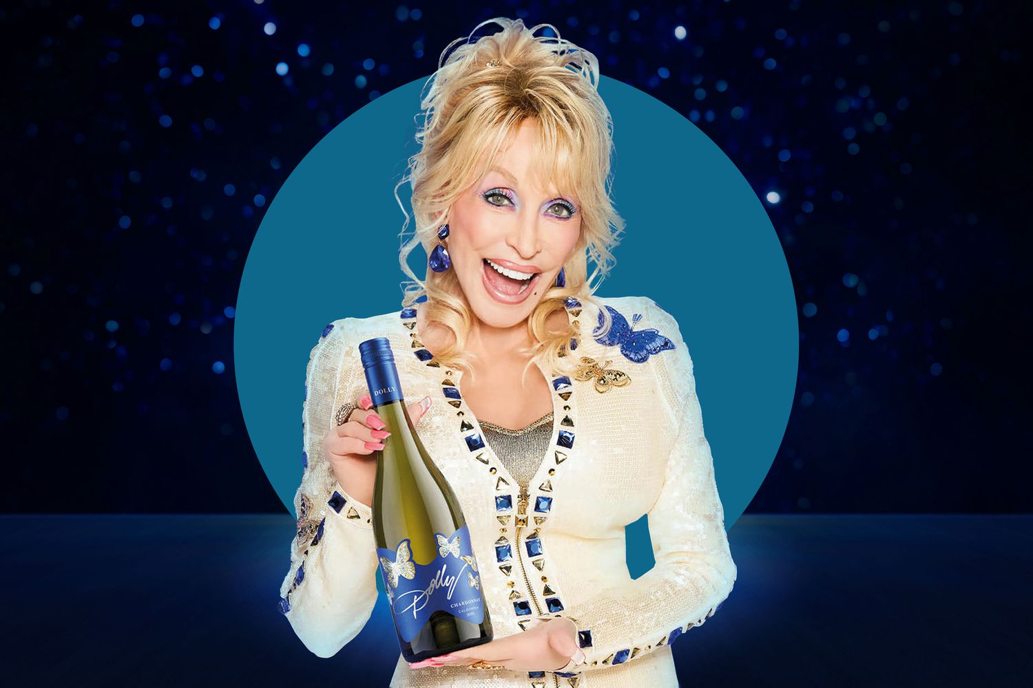 Dolly Parton anunță lansarea unei noi băuturi pinot noir de la Dolly Wines: „Acum îmi place roșul. Ar trebui să-l încercați!”