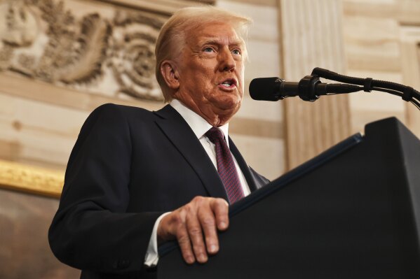 Donald Trump vrea să impună tarife de 25% la importurile din UE: „Uniunea Europeană a fost formată pentru a înşela Statele Unite”