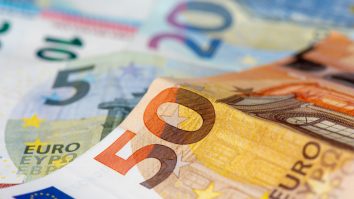 Cum vor arăta bancnotele euro? BCE a ales cele două teme pentru noul design