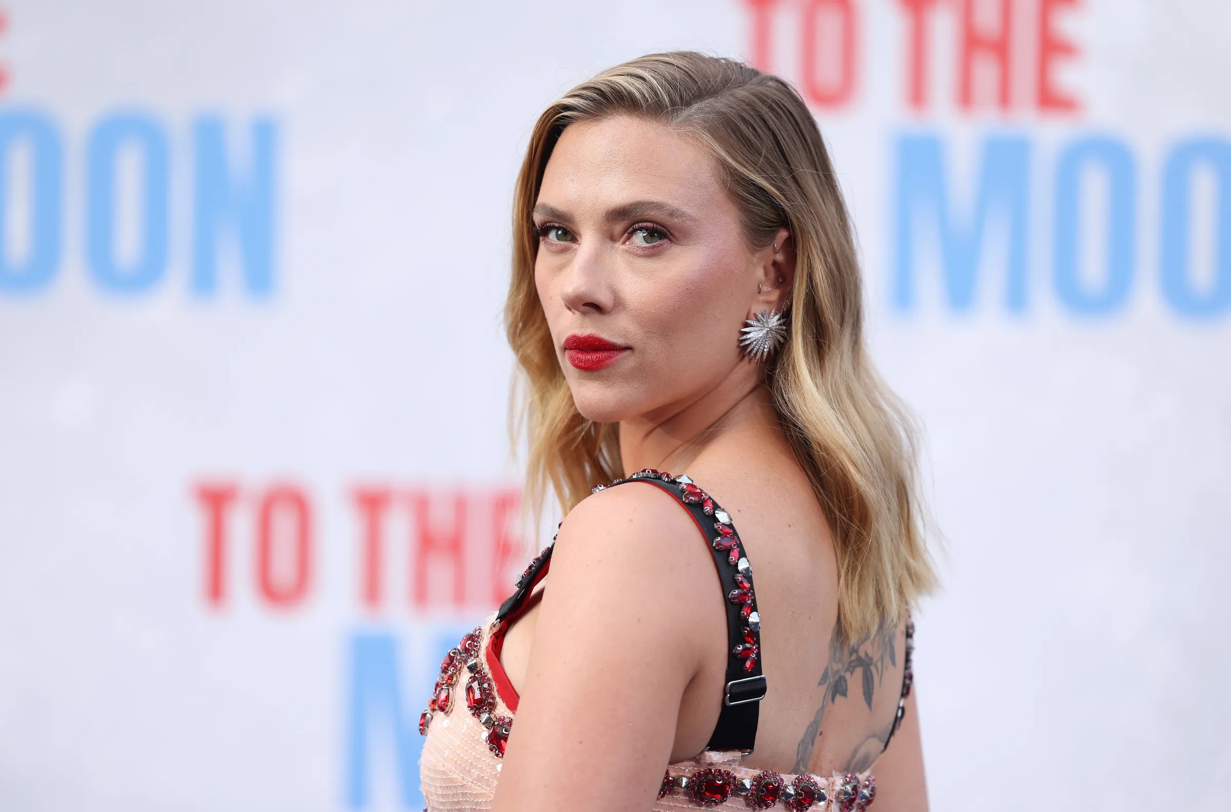 Scarlett Johansson critică dur abuzurile Inteligenței Artificiale: „Riscăm să pierdem controlul asupra realității”