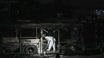 Trei autobuze au explodat în apropiere de Tel Aviv. Israelul acuză militanții palestinieni de atac terorist