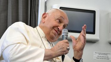 Papa Francisc a avut o criză respiratorie în spital: Ce spune Vaticanul